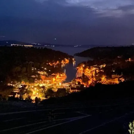아파트 Kastel Ložišće