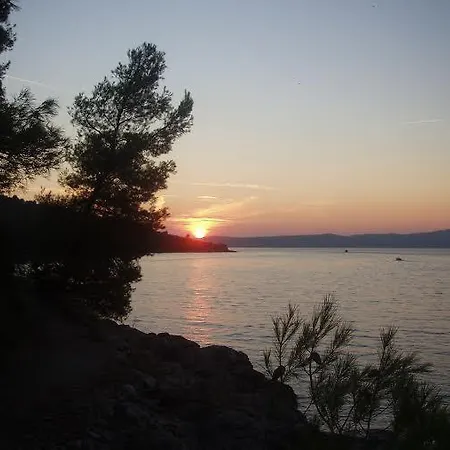 Kastel * Ložišće