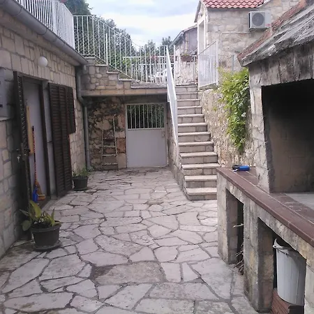 아파트 Kastel Ložišće